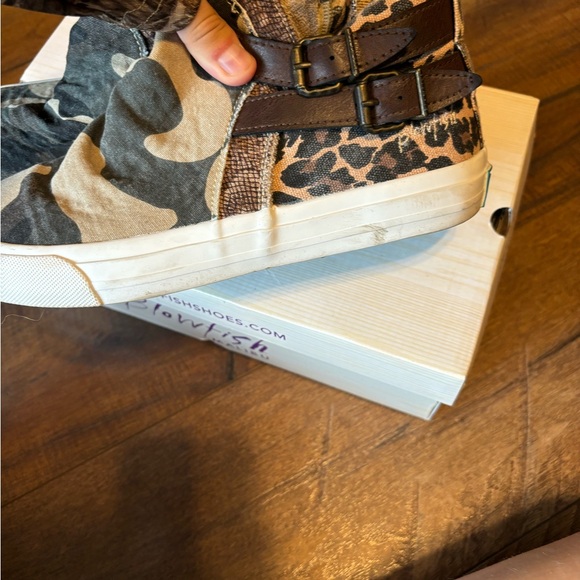 Worn once* Blowfish Makome Sneakers Size 7 - Picture 5 of 6